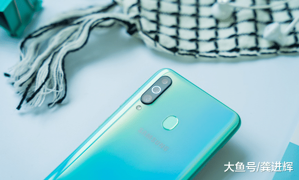 1500元档首选realme X？其实三星Galaxy A60更值得买