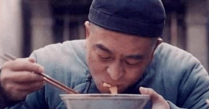 被北影当教材的4个镜头：游本昌吃臭肉、周星驰哭笑、张嘉译吃面