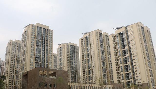 买房子，＂边户房＂还是＂中间房＂好内行人一句提醒，庆幸买对