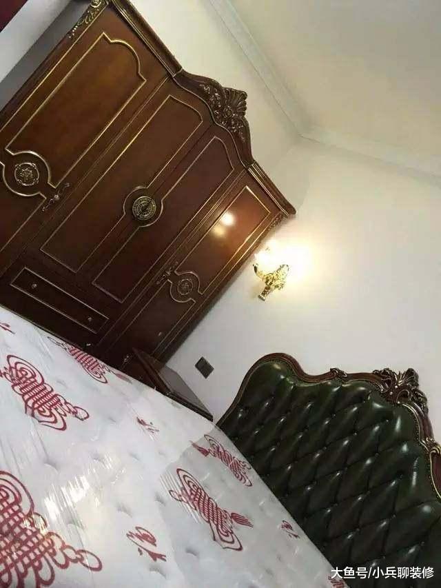 朋友一线城市买的豪宅，说装修花200多万，一看卫生间我愣了！