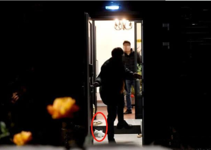 具荷拉遗产曝光，名下2处房产价值43亿，室内景象一片冷清