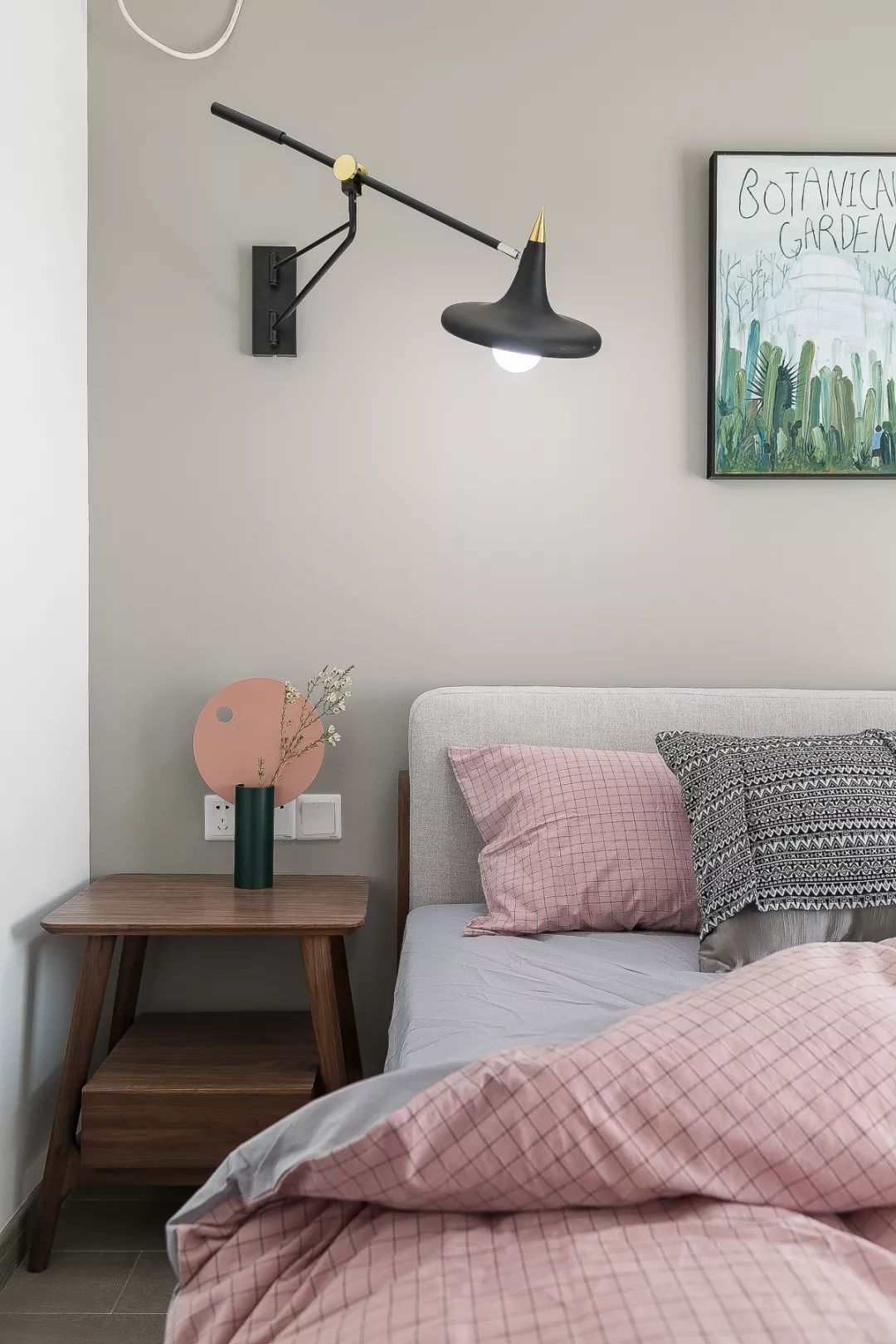 72㎡北欧两居室，色彩丰富有层次！