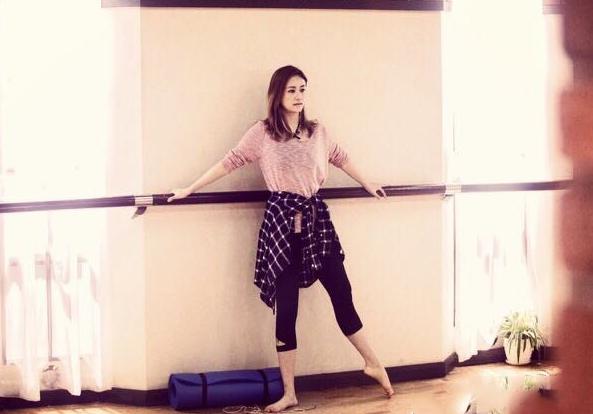 带你看看刘芸住的豪宅，全屋只刷了大白墙，装修造价不到20万