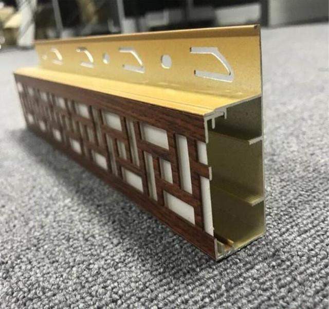 吊顶装石膏线已经过时，现在流行发光顶角线，连买灯具的钱都省了