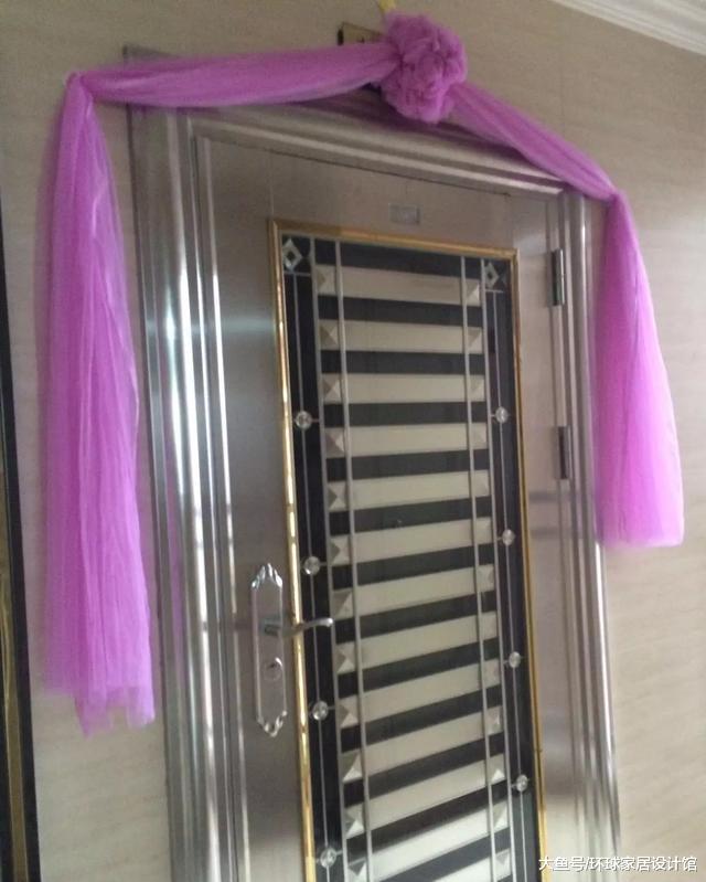 邻居花费20万辛苦装修的新房，还没进门吓一大跳，这太晦气了！