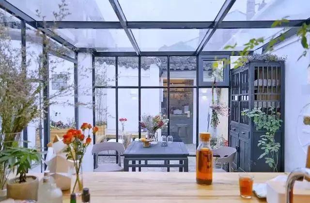 复式顶楼、阳光房，露台这样装