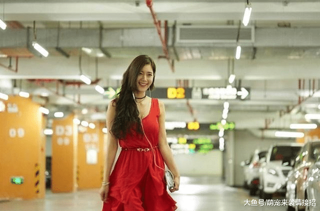 被称亚洲第一美女身材火辣, 曾自爆喜欢古天乐, 今33岁嫁美国富商!