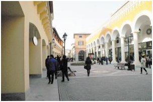 大街小巷商铺冷冷清清，到处是关门和转让，是因为房价太高了吗？