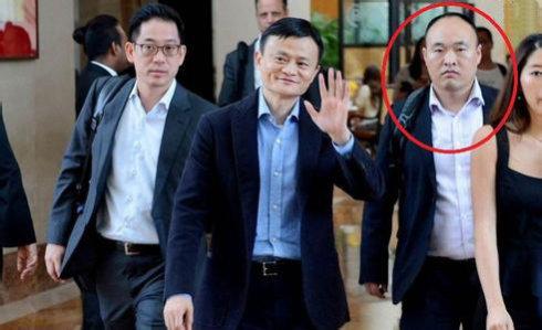 马云|当初给马云“挡子弹”的保镖现在怎样了？网友：马云的回报给满分