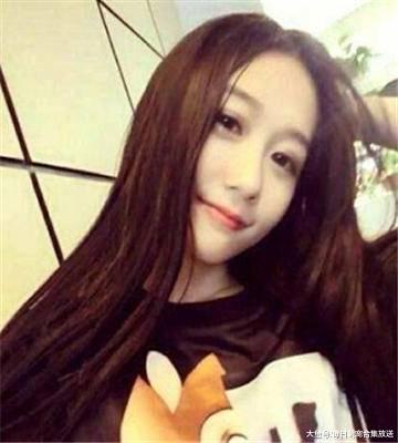 “优衣库事件”女主近照流出，准备重出江湖？网友：又换男主了！