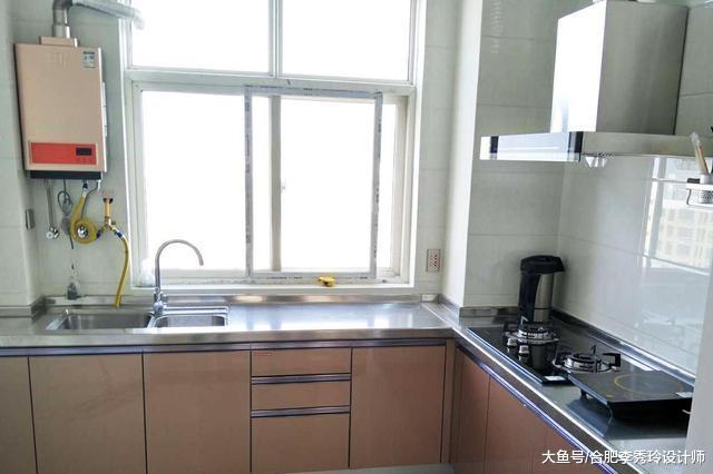 家里做饭油烟跑不掉，头疼！邻居：油烟机少了块板，能吸走油烟才怪