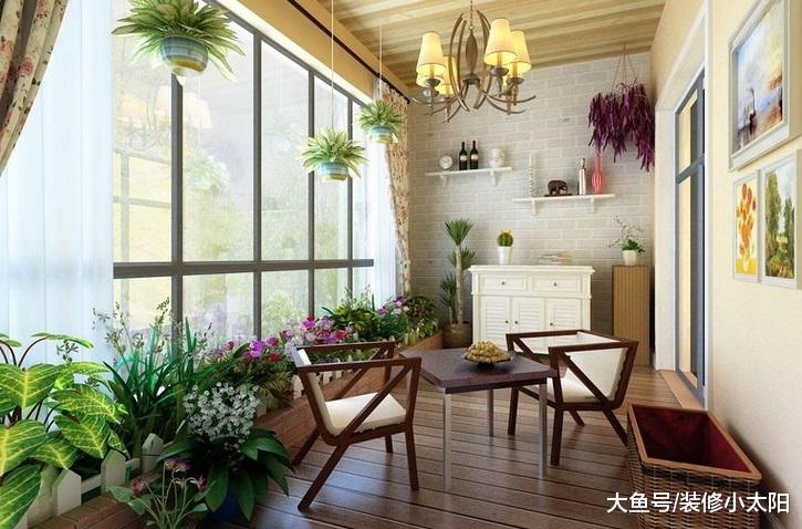 越来越多人阳台不铺瓷砖了，有钱人更爱这样设计，后悔发现太晚了