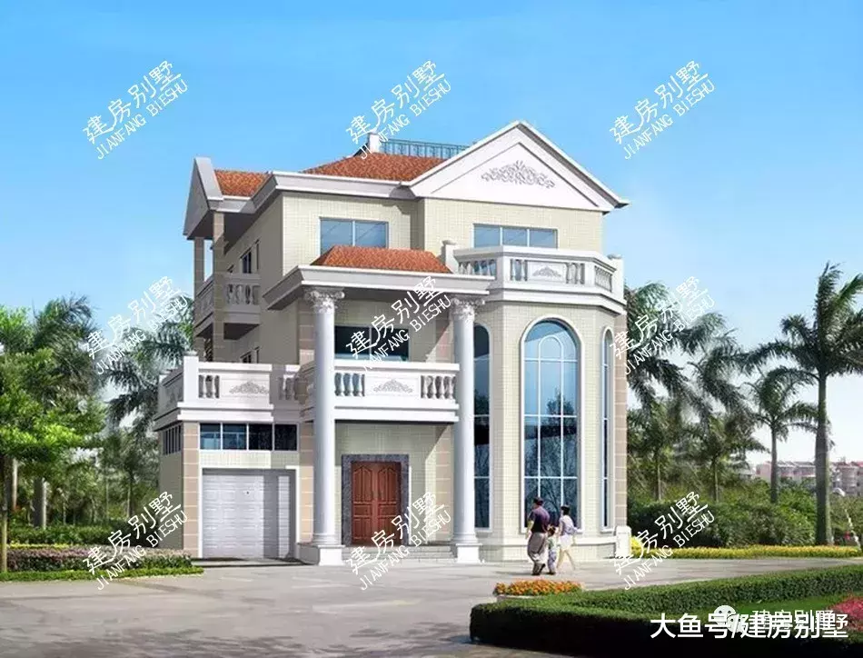 兩棟完工的農村別墅對比照，村里人都夸建的好