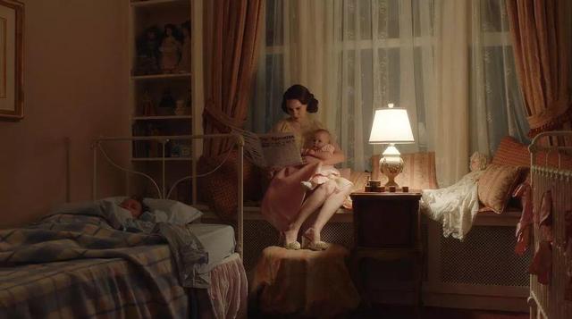 火爆话题的“麦瑟尔夫人”又来了，这样的高级搭配，我不配