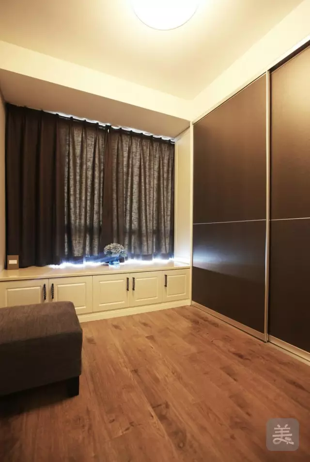 新房现代简约风装修，原来玄关还可以这样设计，真挺好的！