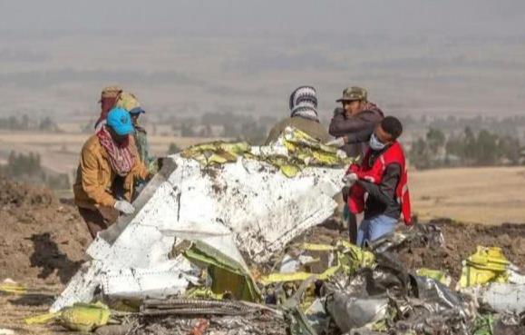 埃航客机坠毁前莫名震荡数百英尺吓坏机长 与航管揪心对话曝光