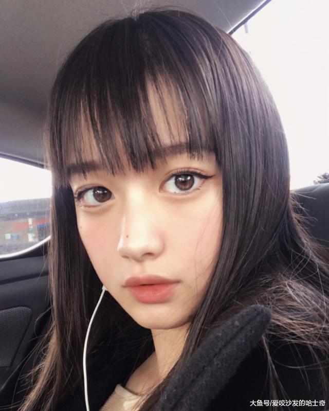 “宝藏女孩”susan苏，蕾丝旗袍纽约看秀，与蒋梦婕同框却被碾压