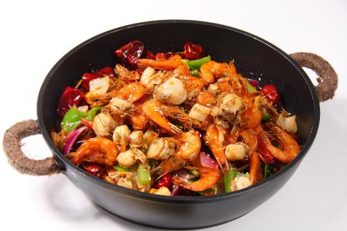 料多味浓，每一锅都有包罗万象的大气，不吃干锅不足以谈人生