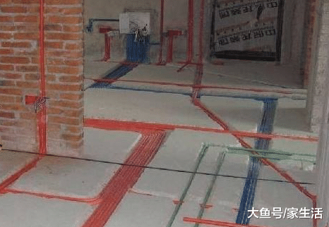 有钱人从不把电线埋地里, 如今都流行这样装, 住几十年没问题