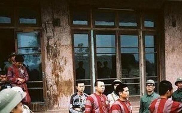 對越反擊戰，他被俘之后做了什么，成為代理連長？回國即被退伍！