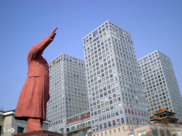 房价虽然在下降，但刚需买房依然不容易！未来房价会持续下跌吗