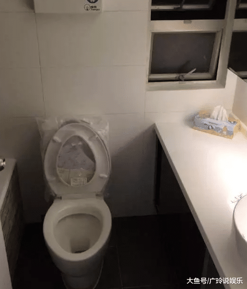 香港最普通的房子！40㎡要700万，住5口人，卧室只有巴掌大