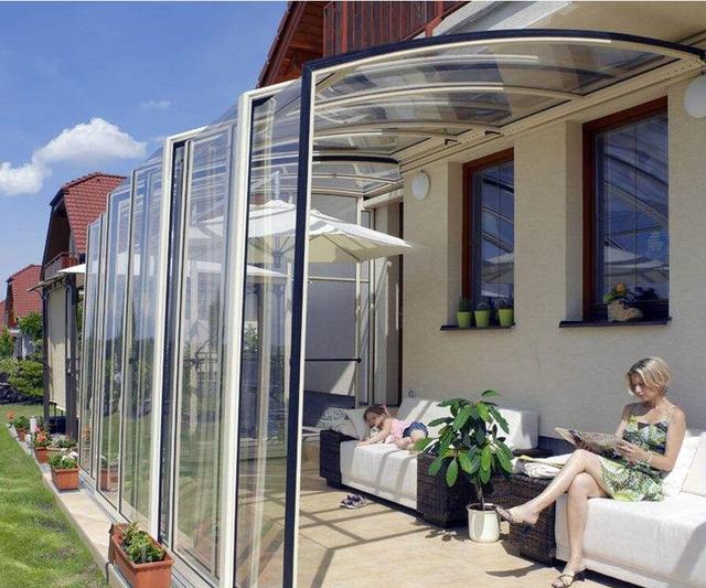 别做传统阳光房了，现在流行这种折叠阳光房，随时随地都能收起来