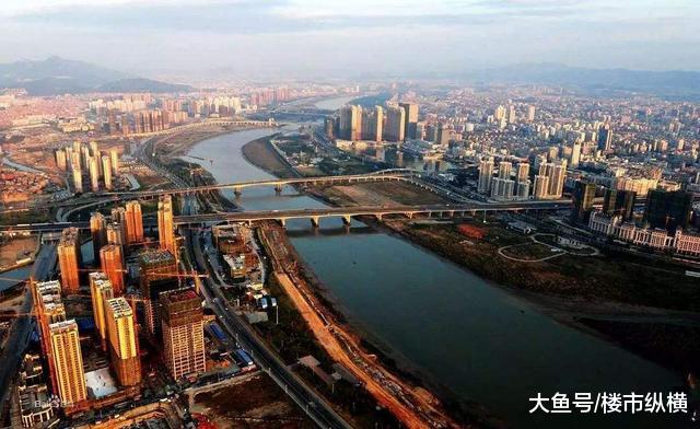 小县城的房子房价高，很多也卖不掉，究竟值得买吗？