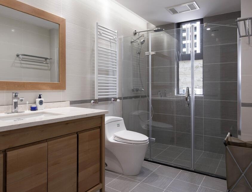 成都130平装修，整体的颜色比较大气，看着很舒服