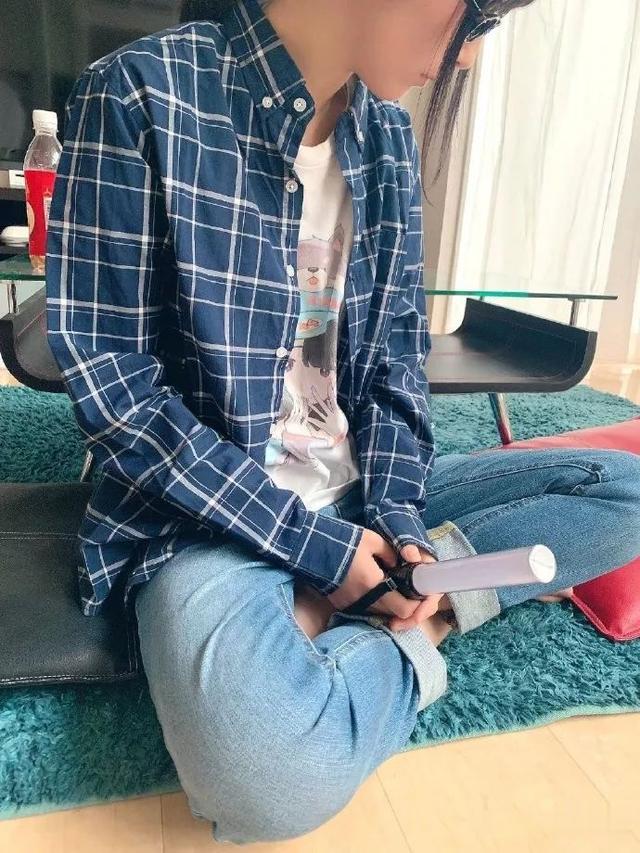 「沙雕图」朋友圈里的大佬晒出他的房产证，竟然有188本