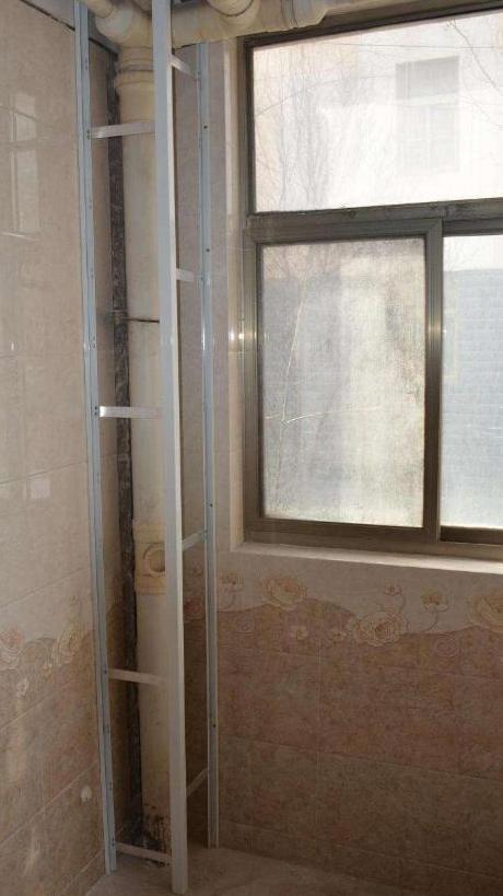 装修师傅这样做包立管，既实用还隔音，睡觉再也不怕被水声吵醒了