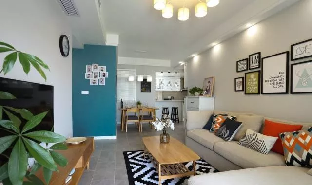 82平的北欧风小户型二居室，半开放的厨房也不错