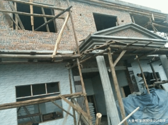 攒40万血汗钱、辛苦十个月为儿子建两层洋房, 却被儿媳批评一无是处
