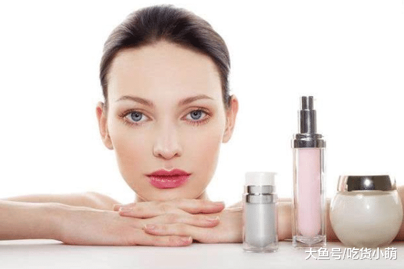 爽肤水 原来这才是正确护肤顺序，别再先涂爽肤水，不然皮肤暗沉，毛孔大