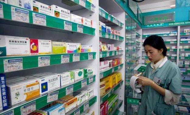 药店有一种不起眼的“神仙水”，３次皮肤白的像换脸，可惜很少人知道