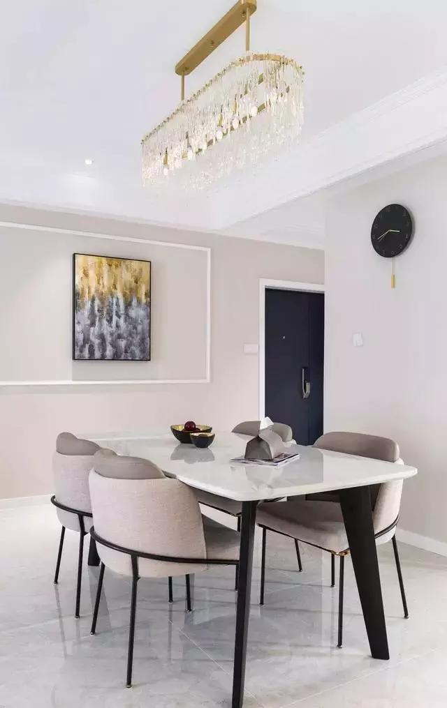 轻奢浪漫的110平美式三居，主卧带飘窗+衣帽间，美得让人好羡慕