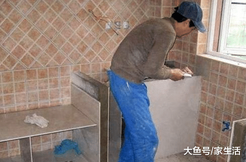 安装橱柜万万要多装这个，若是工人没装，赶紧让他返工