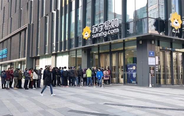 又一国外手机品牌，在中国大火，线上“抢不到”，店内人满为患！