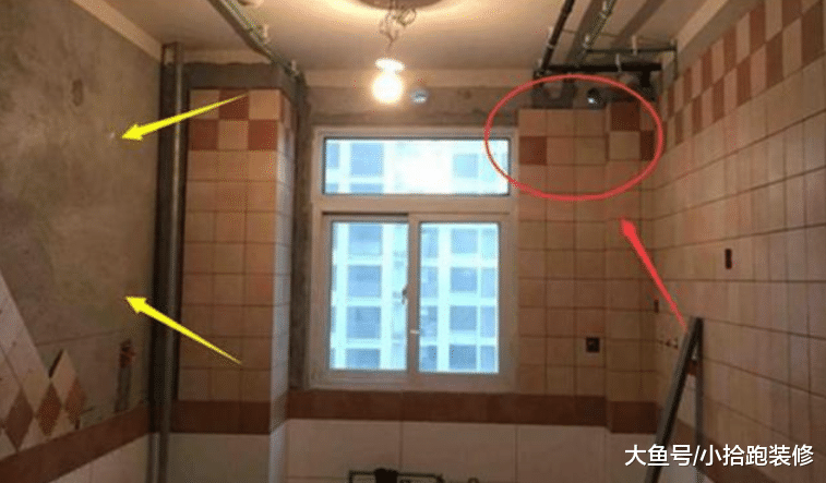 瓷砖铺错，提醒师傅返工，可听到师傅的话后，业主扭头就走