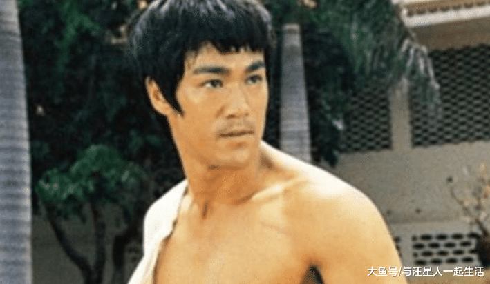 李小龙倾尽一生，踢碎了“东亚病夫”牌匾，蔡徐坤却又将它捡回来