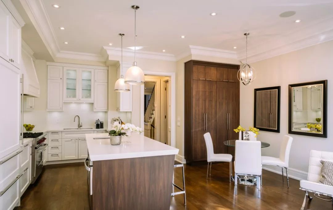 赚钱看客厅，存钱看卧室！