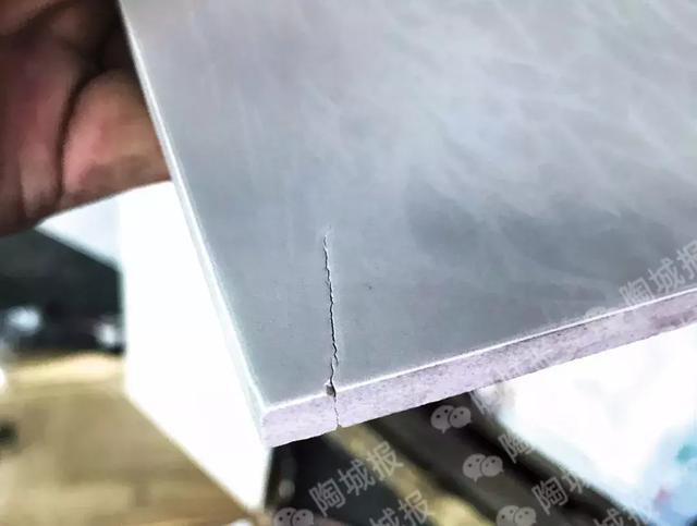 从山东购入一万多箱瓷砖，运到佛山后出现质量问题，问题出在哪？