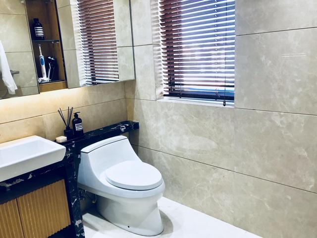 老公多花20万买样板房, 说保证我会满意, 进门一看朋友都被迷住了