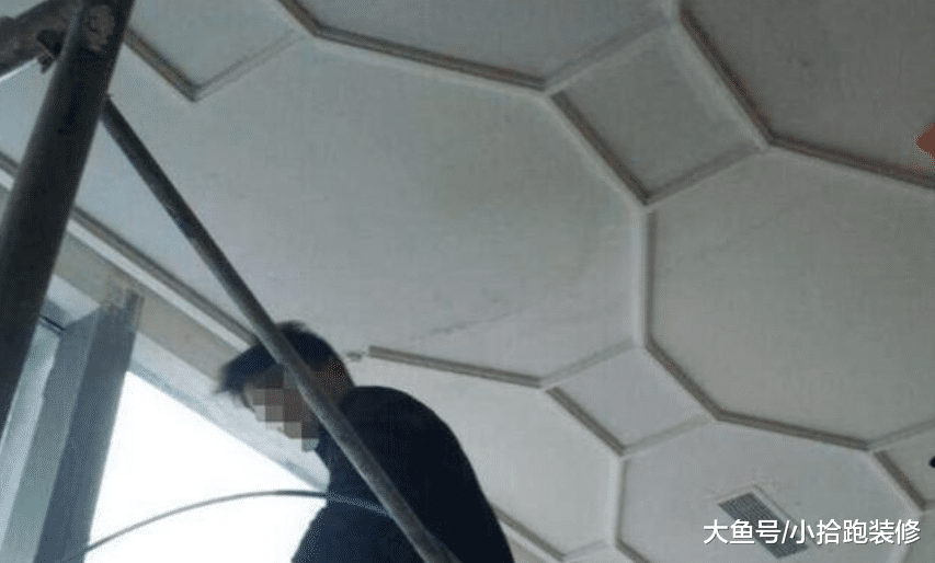 木工说吊顶加线条，还是用木线条比较好，可最后我真想拆了