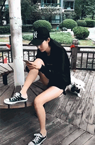 爆笑GIF：要打篮球你就正儿八经的打，你拉倒篮架干啥？