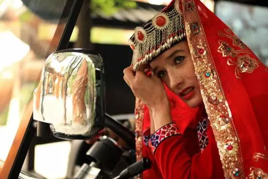 我国唯一白人聚居地，美女泛滥成灾，严禁与外通婚