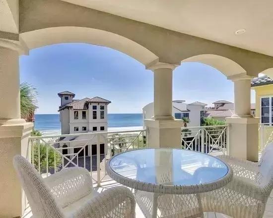 露台装成这样，一看就是个土豪，美爆了！