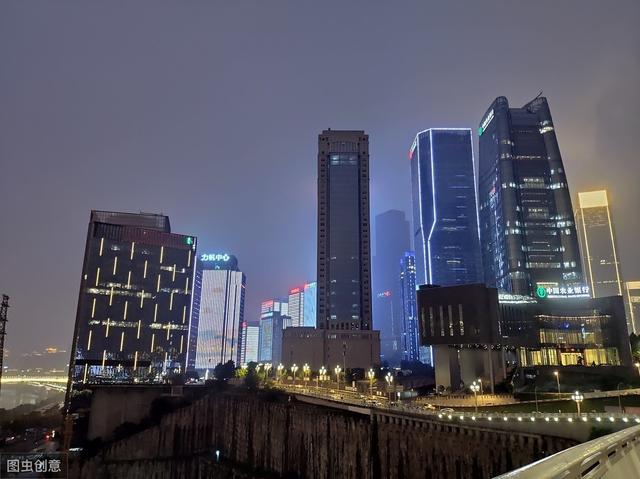 60套房全砸手里，炒房者哭成泪人：房价不跌我也赔钱，我太难了！