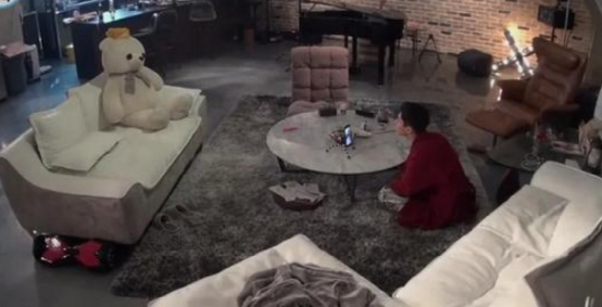 带你看看刘宪华住的豪宅，在家也会勤奋练钢琴，富二代也不懒惰