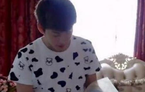 陈翔晒出自己的豪宅，全屋设计了欧式风格，装修太豪华了